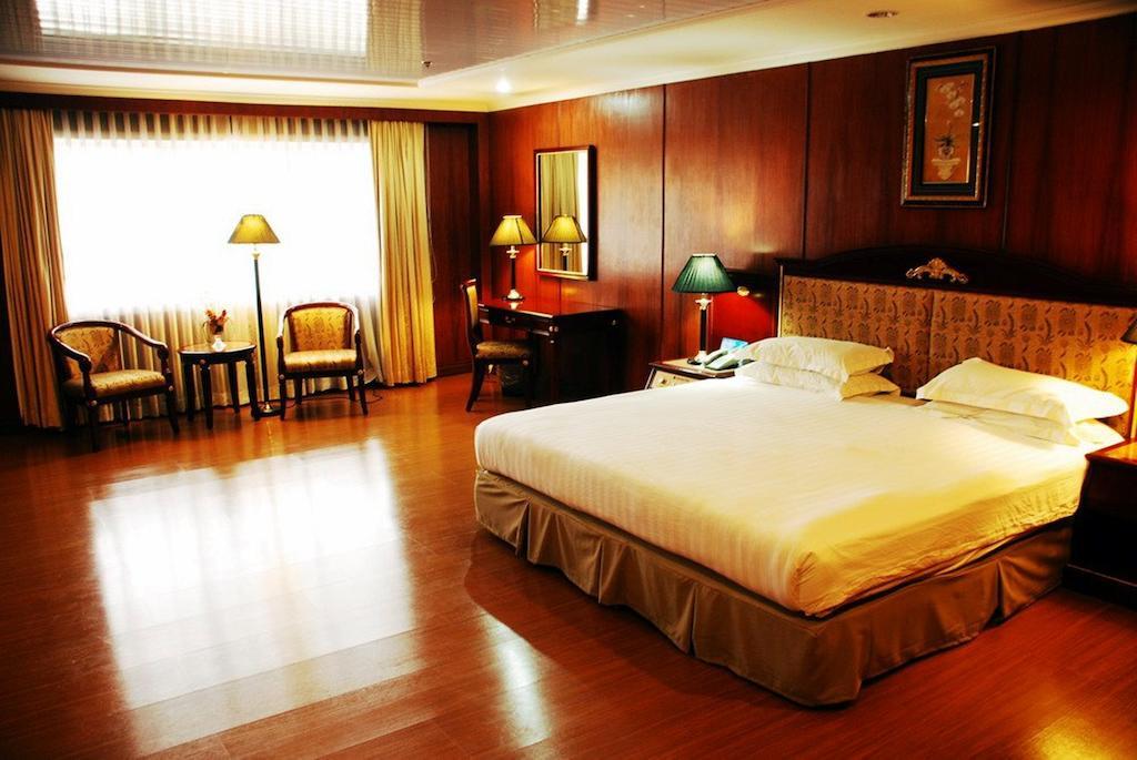 Grand Regal Hotel Bacolod Pokoj fotografie