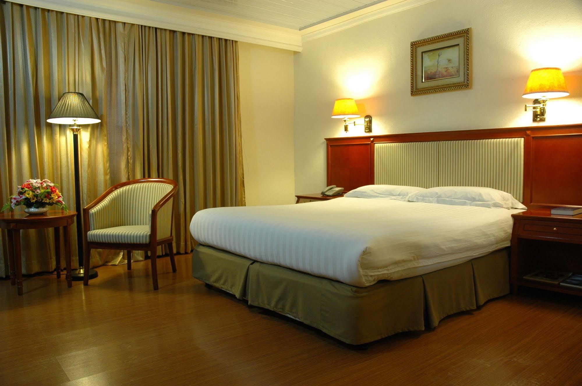 Grand Regal Hotel Bacolod Exteriér fotografie